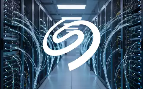 Abstraktes, professionelles Bild eines modernen Rechenzentrums mit leuchtenden Glasfaserkabeln und Server-Racks. - Foto: über boerse-global.de