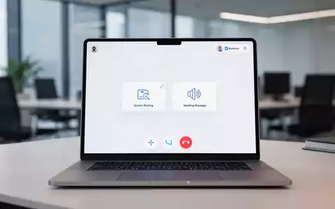 Nahaufnahme eines modernen Laptop-Bildschirms mit einer eleganten Videokonferenz-Oberfläche und klar angeordneten Meeting-Steuerelementen. - Foto: über boerse-global.de