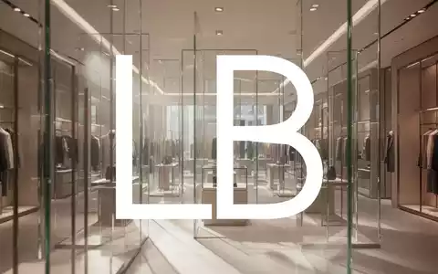 Minimalistisches Interieur eines gehobenen Kaufhauses mit elegantem Lichtdesign und einer ruhigen, modernen Atmosphäre. - Foto: über boerse-global.de
