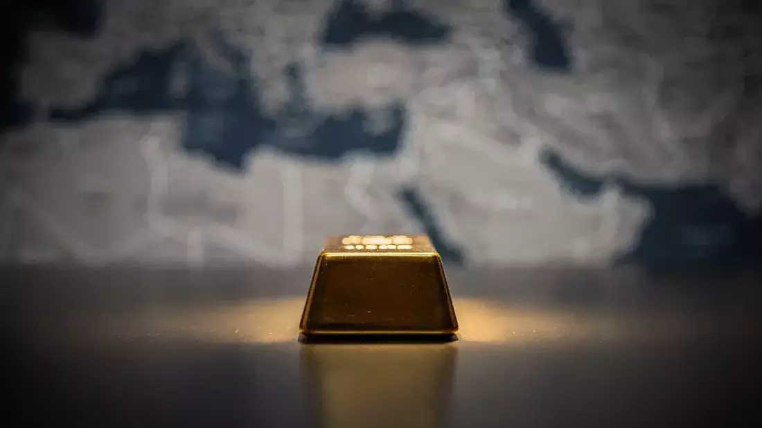 Gold Holds $4,000 as Middle East Talks and Fed Split Diverge