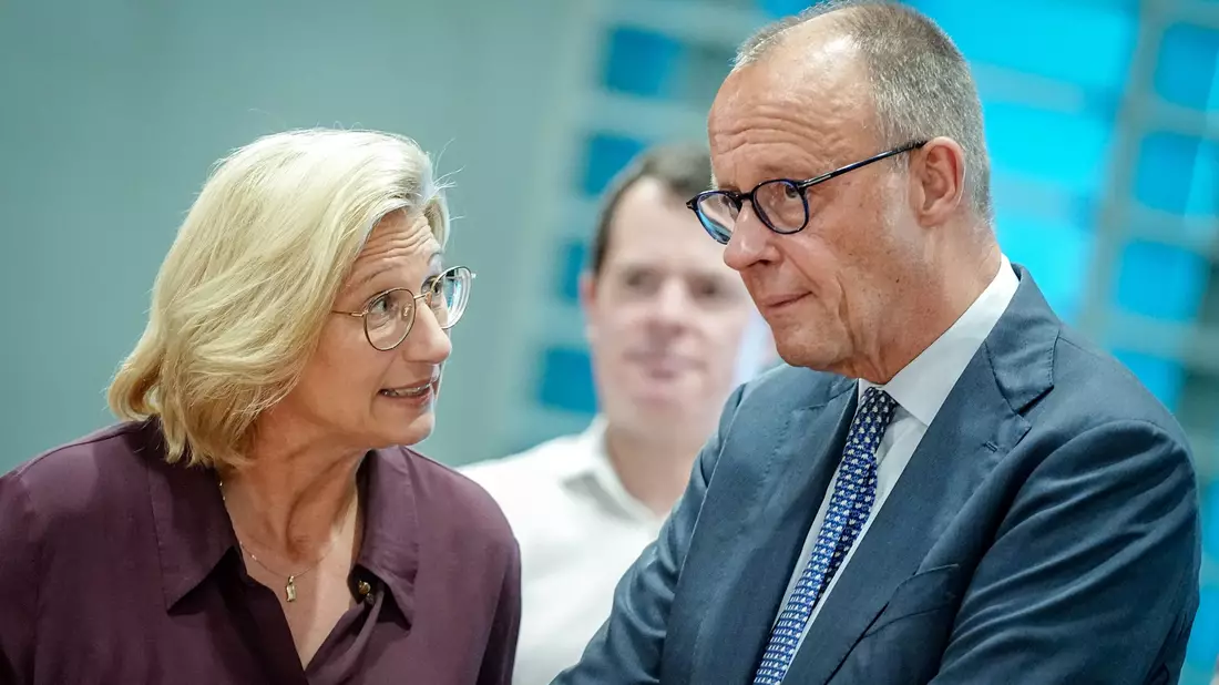 Auch Saar-Ministerpräsidentin Anke Rehlinger (SPD) ist gegen eine komplette Umsetzung der Rentenreform. (Archivfoto) - Bild: Kay Nietfeld/dpa