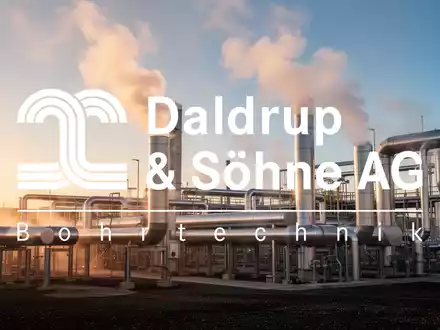Moderne Geothermie-Anlage bei Sonnenaufgang als Symbol für nachhaltige Energieprojekte. - Foto: über boerse-global.de