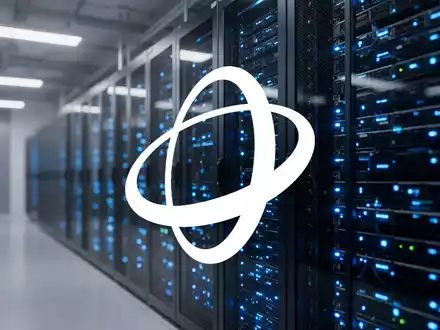 Moderne Rechenzentrum-Infrastruktur mit leuchtenden Server-Racks als Symbol für digitales Wachstum. - Foto: über boerse-global.de