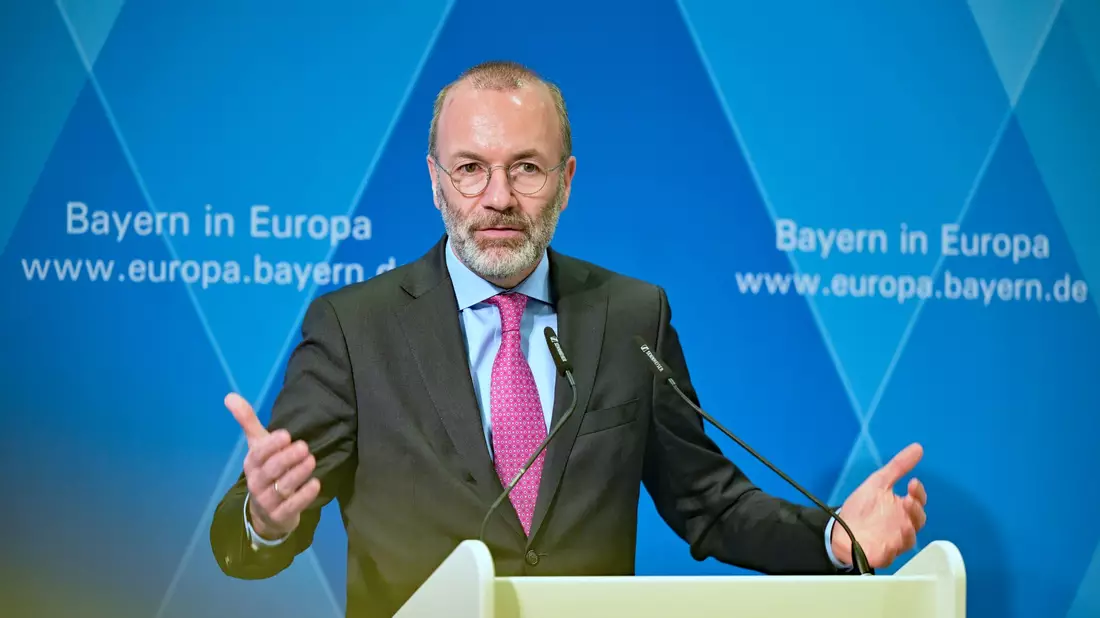 Weber fordert einen Kurswechsel von Spanien. (Archivbild) - Bild: Malin Wunderlich/dpa