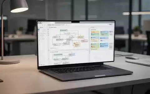 Moderner Arbeitsplatz mit Laptop und Projektmanagement-Visualisierungen zur Workflow-Optimierung. - Foto: über boerse-global.de