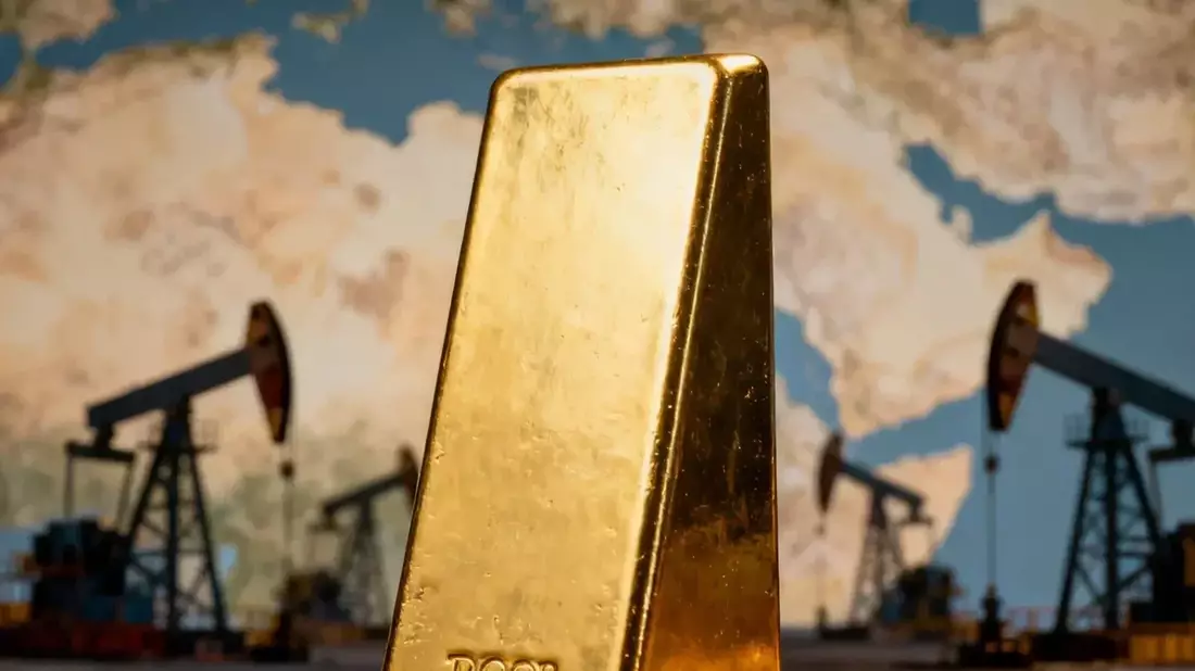 Gold Consolidates Between $4,000-$4,100 as Dollar Support Meets Eased Geopolitical Risks