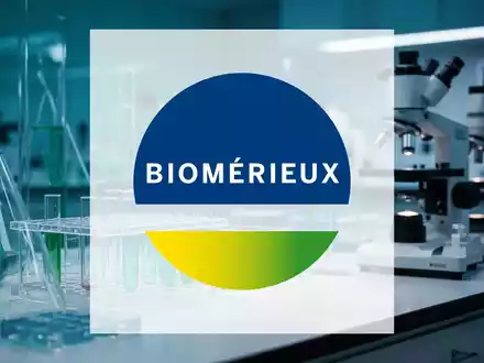 Moderne medizinische Laborumgebung mit Fokus auf Biotechnologie und diagnostische Präzisionsinstrumente. - Foto: über boerse-global.de
