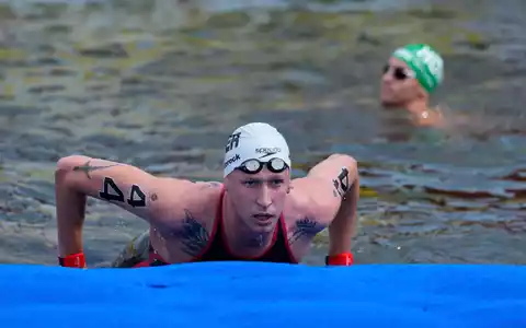 Florian Wellbrock wurde in Paris Europameister über 10 Kilometer. (Archivbild) - Foto: Vincent Thian/AP/dpa