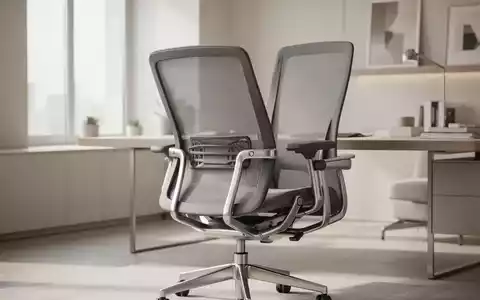 Moderner, ergonomischer Bürostuhl in einem hellen, minimalistischen Arbeitszimmer mit Fokus auf Design und Funktionalität. - Foto: über boerse-global.de