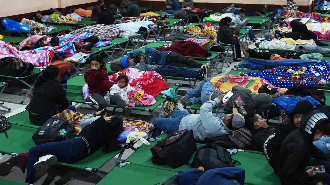 Mehr als 600 Menschen wurden in Notunterkünfte gebracht. - Bild: Moises Castillo/AP/dpa