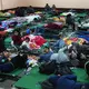 Mehr als 600 Menschen wurden in Notunterkünfte gebracht. - Bild: Moises Castillo/AP/dpa
