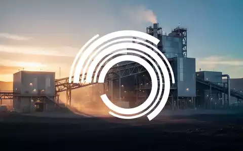 Moderne Industrieanlage bei Sonnenuntergang als Symbol für den Energiesektor - Foto: über boerse-global.de