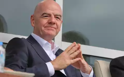 Der schwer in die Kritik geratene FIFA-Boss Gianni Infantino. (Archivbild) - Foto: Riza Ozel/AP/dpa