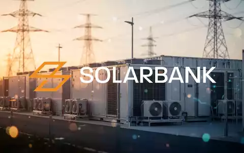 Moderne industrielle Batteriespeicheranlage bei Sonnenuntergang als Symbol fĂŒr zukunftsweisende Energietechnologie. - Foto: ĂŒber boerse-global.de