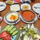 Das Frühstück aus der osttürkischen Provinz Van ist landesweit bekannt.  - Bild: Linda Say/dpa
