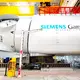 Bei Offshore-Windanlagen hängt der Auftragseingang derzeit hinterher. (Archivbild) - Bild: Sina Schuldt/dpa