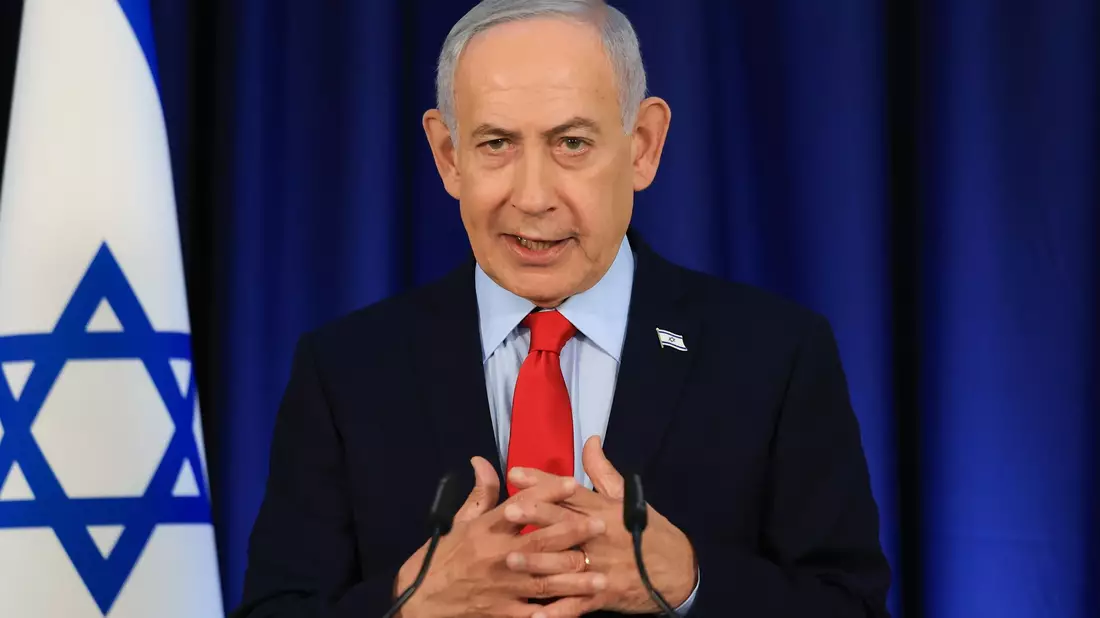 Der israelische Regierungschef hat sich erstmals öffentlich zu dem Plan des Friedensrats für den Gazastreifen geäußert, der die Entwaffnung der Hamas vorsieht. (Archivbild) - Bild: Ronen Zvulun/Pool Reuters/dpa