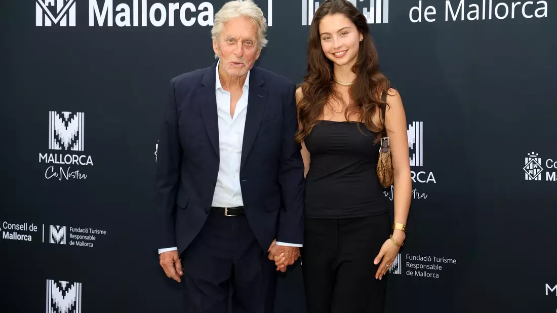 Michael Douglas ist jetzt Ehrenbotschafter Mallorcas. - Bild: Raúl Terrel/EUROPA PRESS/dpa
