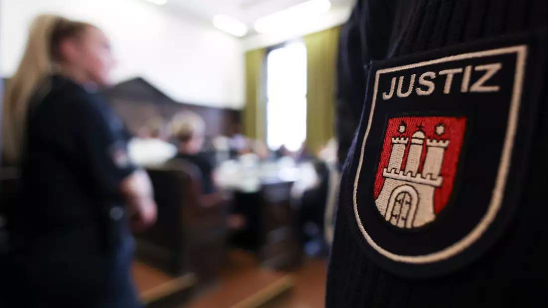 Im Prozess um die rechtsextreme Terrorgruppe «Letzte Verteidigungswelle» hat das Hanseatische Oberlandesgericht das Urteil verkündet. - Bild: Christian Charisius/dpa