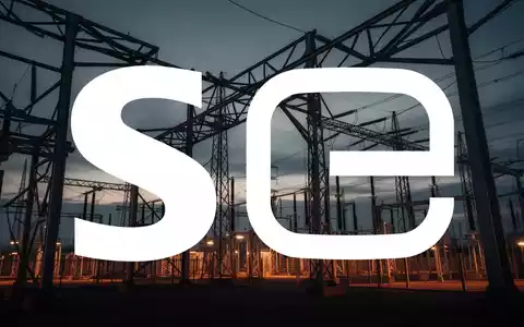 Moderne Energieinfrastruktur und Stromleitungen in atmosphärischer Abenddämmerung. - Foto: über boerse-global.de