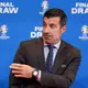 Luis Figo hat von Gianni Infantino die Schnauze voll. (Archivbild) - Bild: Christian Charisius/dpa