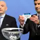 Sie standen sich mal nah: Gianni Infantino (l) und Luis Figo. (Archivbild) - Bild: picture alliance / dpa