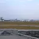 Am Flughafen Leipzig/Halle hat die Polizei eine verdächtige Drohne sichergestellt. - Bild: Tobias Junghanns/dpa