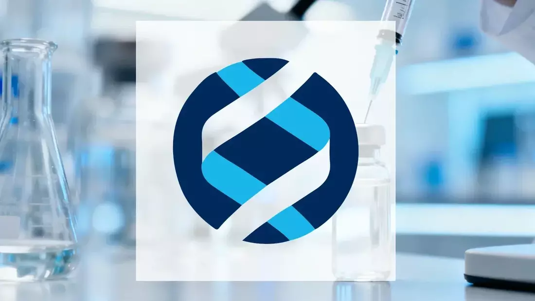 Outlook Therapeutics LYTENAVA FDA Approval: Stock Falls Despite Wet AMD Breakthrough