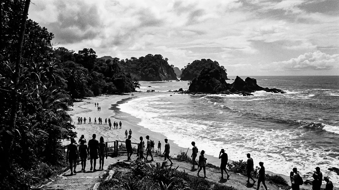 Schwarzweiss-Reportage vom Wahrzeichen Manuel-Antonio-Nationalpark in Quepos, Costa Rica