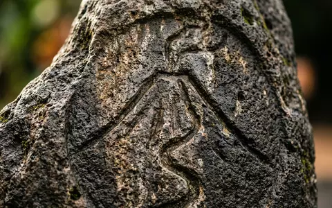 Extreme Makroaufnahme eines Materialdetails am Wahrzeichen Arenal-Vulkan in La Fortuna Costa Rica, taktile Struktur und - Foto: THN