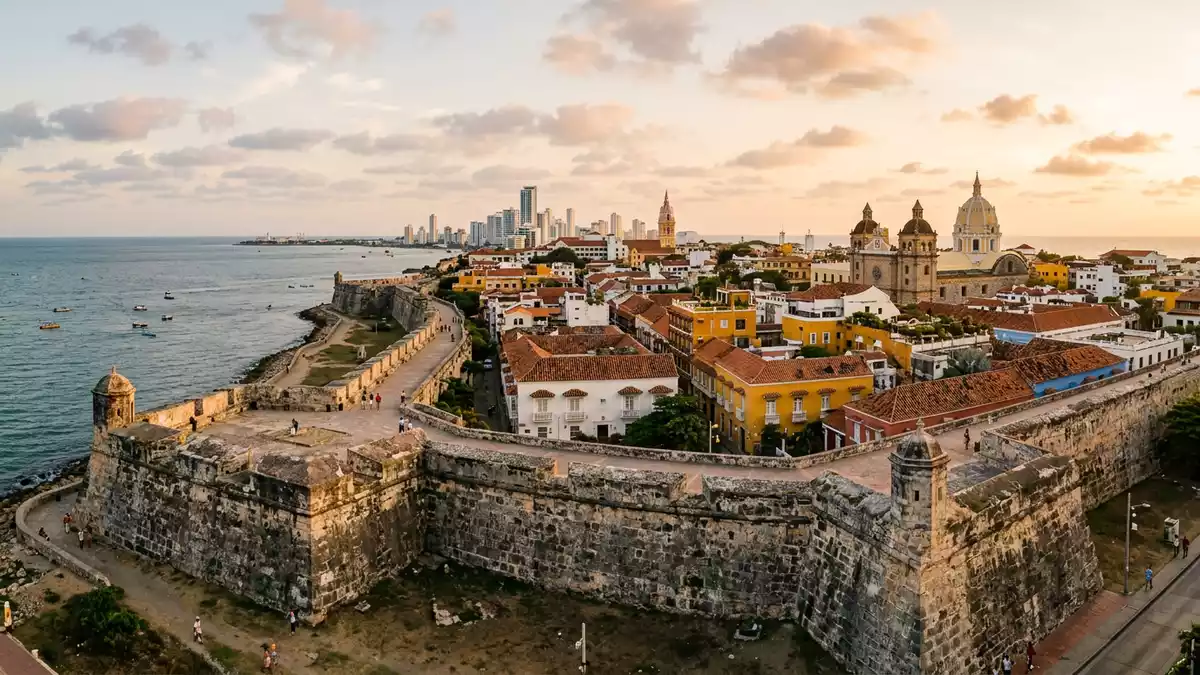 Editorial-Reisemagazinbild vom Wahrzeichen Altstadt Cartagena in Cartagena, Kolumbien