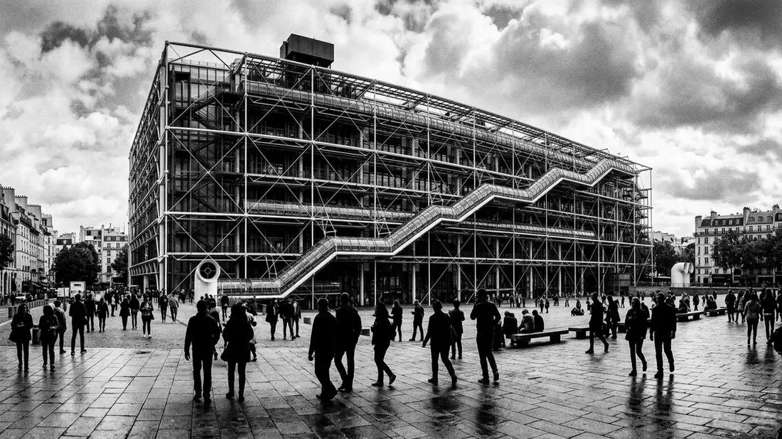 Schwarzweiss-Reportage vom Wahrzeichen Centre Pompidou Paris in Paris, Frankreich