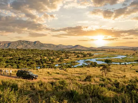 Fotorealistische Panoramaaufnahme von Akagera-Nationalpark in Kayonza Ruanda, warmes Abendlicht auf Wahrzeichen im Reisemotiv - Foto: THN