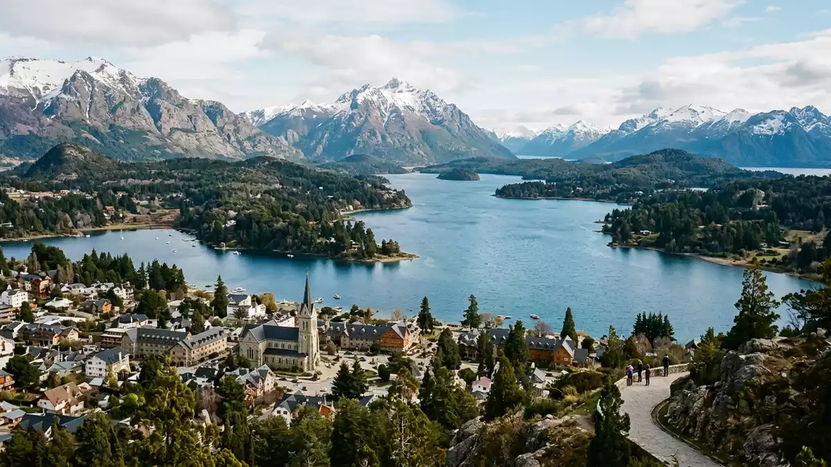 Editorial-Reisemagazinbild vom Wahrzeichen Bariloche in Bariloche, Argentinien