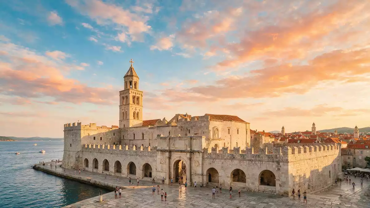 Fotorealistische Ansicht von Diokletianpalast Split in Split, Kroatien im Abendlicht