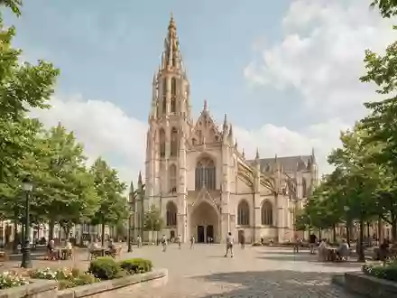 Editorialbild im Reisemagazin-Stil vom Wahrzeichen Liebfrauenkathedrale Antwerpen in Antwerpen Belgien, ausgewogene Bildgestaltung und natuerliches Umgebungslicht - Foto: THN