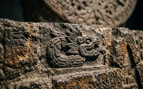 Extreme Makroaufnahme eines Materialdetails am Wahrzeichen Zocalo Mexiko-Stadt in Mexiko-Stadt Mexiko, taktile Struktur und weiches - Foto: THN