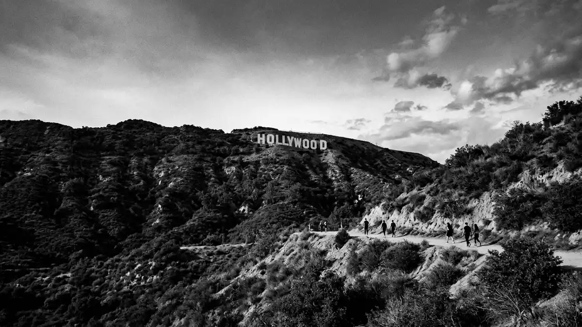 Schwarzweiss-Reportage vom Wahrzeichen Hollywood Sign in Los Angeles, USA