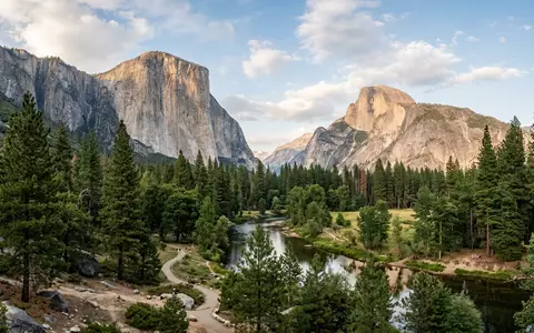 Editorialbild im Reisemagazin-Stil vom Wahrzeichen Yosemite-Nationalpark in Yosemite Valley USA, ausgewogene Bildgestaltung und natuerliches Umgebungslicht - Foto: THN