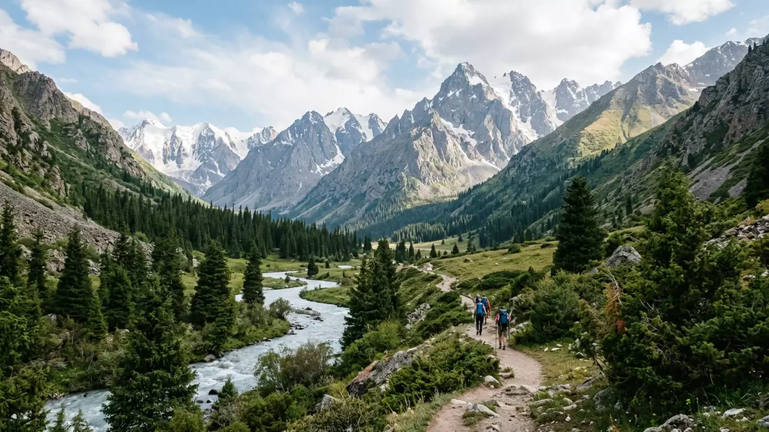 Editorial-Reisemagazinbild vom Wahrzeichen Ala-Archa-Nationalpark in Bischkek, Kirgisistan