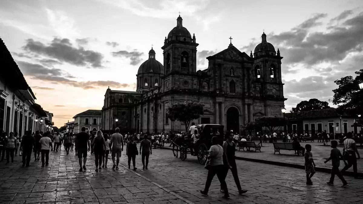 Schwarzweiss-Reportage vom Wahrzeichen Granada Nicaragua in Granada, Nicaragua