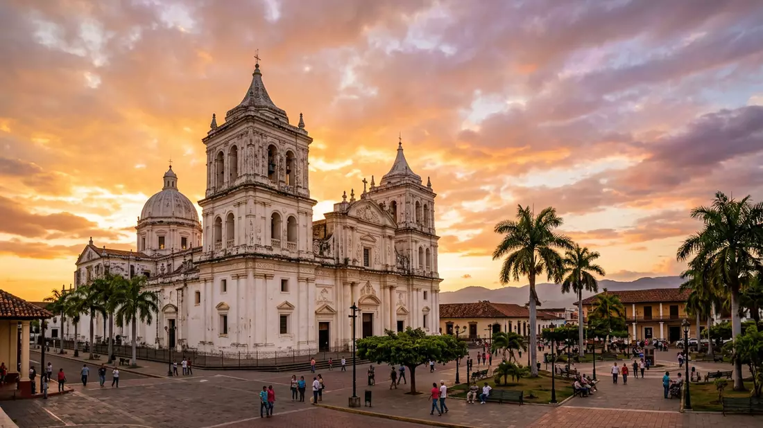 Fotorealistische Ansicht von Kathedrale von Leon in Leon, Nicaragua im Abendlicht