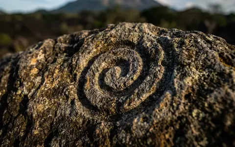 Extreme Makroaufnahme eines Materialdetails am Wahrzeichen Ometepe-Insel in Ometepe Nicaragua, taktile Struktur und weiches Seitenlicht - Foto: THN