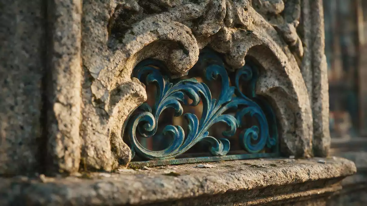 Makroaufnahme eines Materialdetails am Wahrzeichen Livraria Lello Porto, Porto Portugal