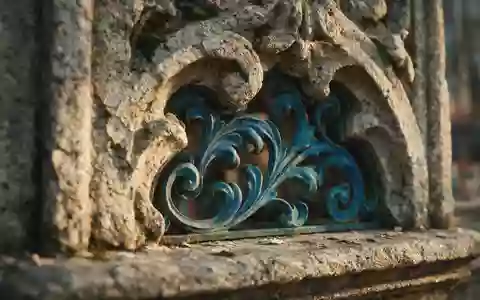 Extreme Makroaufnahme eines Materialdetails am Wahrzeichen Livraria Lello Porto in Porto Portugal, taktile Struktur und - Foto: THN