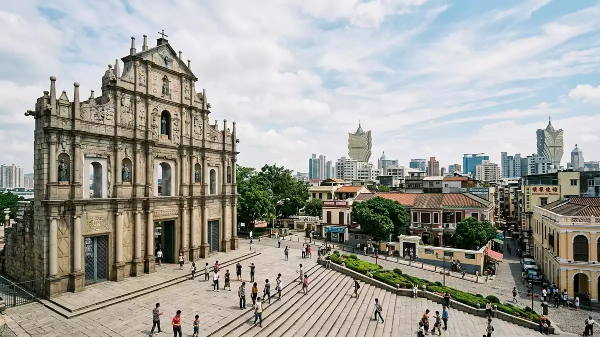 Editorial-Reisemagazinbild vom Wahrzeichen Ruinen von St. Paul Macau in Macau, China