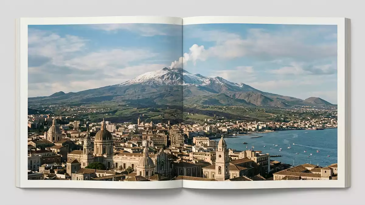 Editorial-Reisemagazinbild vom Wahrzeichen Aetna in Catania, Italien
