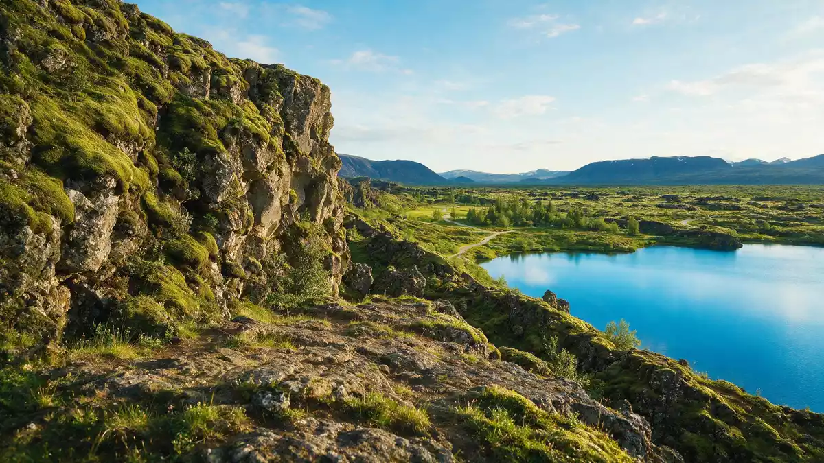 Editorial-Reisemagazinbild vom Wahrzeichen Thingvellir-Nationalpark in Thingvellir, Island