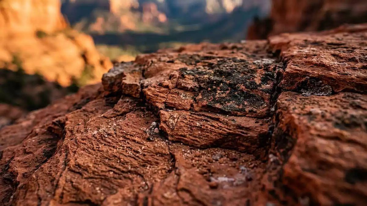 Makroaufnahme eines Materialdetails am Wahrzeichen Sedona Red Rocks, Sedona USA