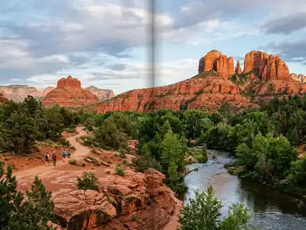 Editorialbild im Reisemagazin-Stil vom Wahrzeichen Sedona Red Rocks in Sedona USA, ausgewogene Bildgestaltung und natuerliches - Foto: THN